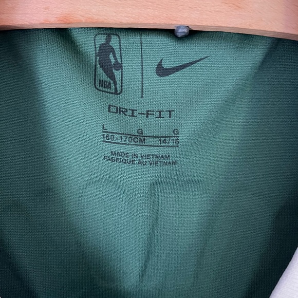 MILWAUKEE BUCKS “ Fear the Deer”NBA Green Dri-Fit Jersey.  Older boys size L - Picture 3 of 3